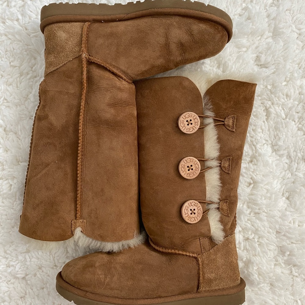 UGG Chestnut Triplet Bailey Button